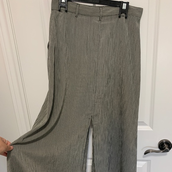 Black and White Skirt/pant - Picture 3 of 4